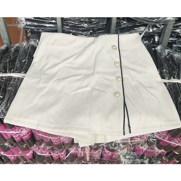 Chân Váy Ngắn Viên Nút Lót Quần Bên Trong | smide Clothing