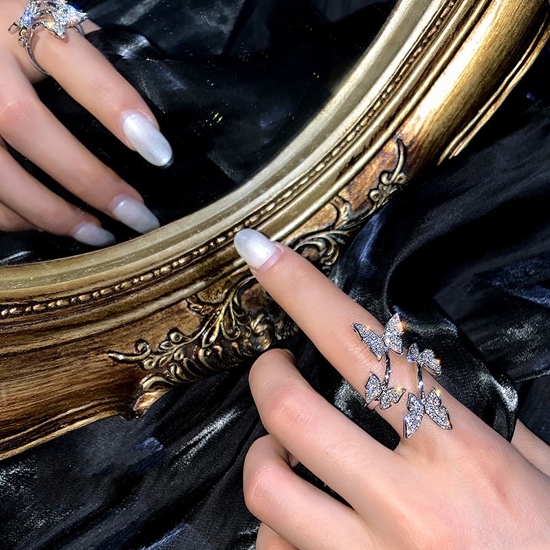 Nhẫn hở thiết kế bướm đính đá thời trang