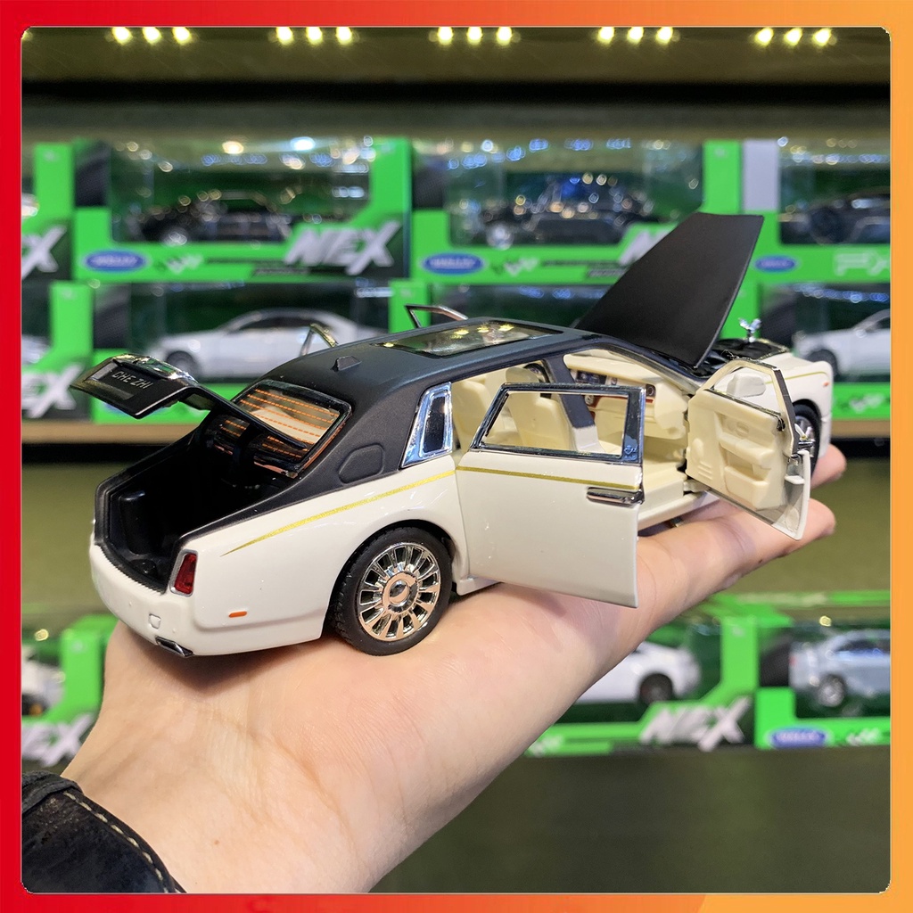 Mô hình xe Rolls-Royce Phantom VIII tỉ lệ 1:32 hãng CHEZHI