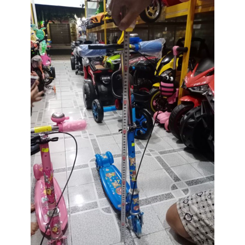 Xe trượt scooter 3 bánh tay thắng