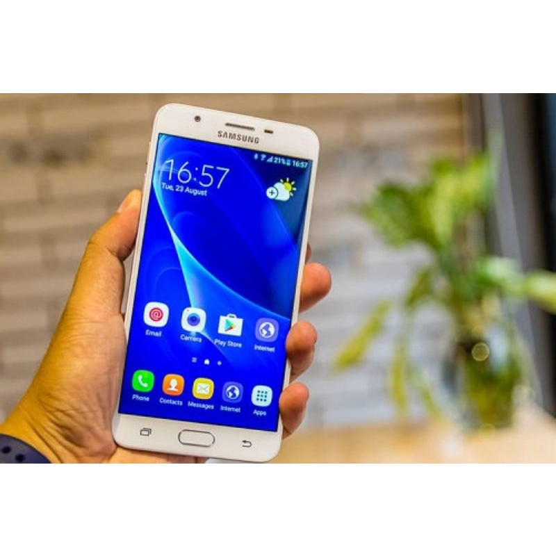 Điện thoại chính hãng samsung Galaxy j7 prime mới 99 %