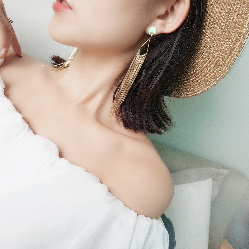 Bông tai nữ dự tiệc tua rua dành cho nữ