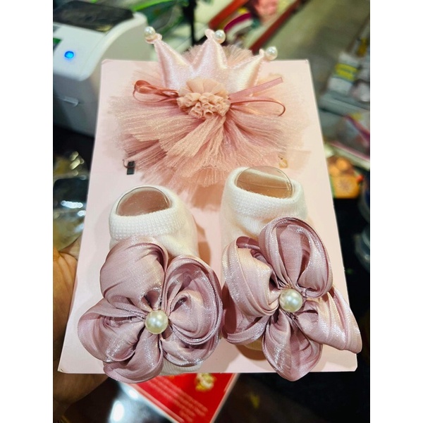 Băng đô cho bé gái sơ sinh kèm vớ hiệu Chicbaby