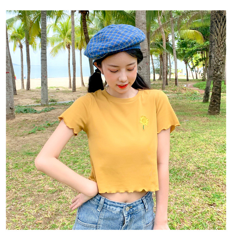 Áo Thun Ngắn Tay Thêu Hoa Cúc Xinh Xắn Cho Nữ
