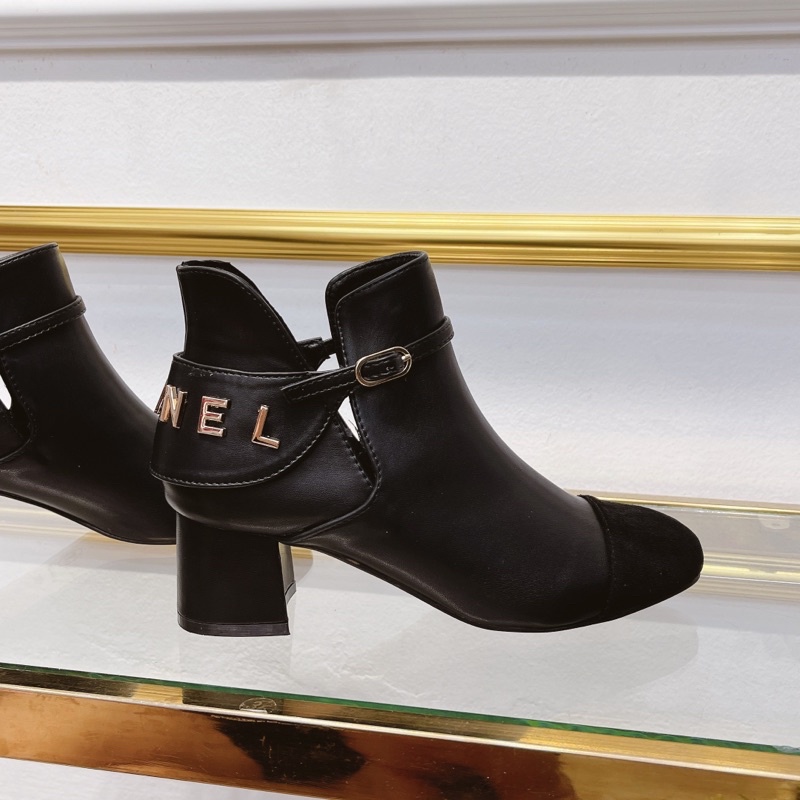 Bốt boot channel cổ thấp gót trụ khoá chữ sau fullbox