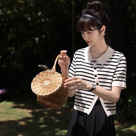 Áo Cardigan Dệt Kim Tay Ngắn Kẻ Sọc Thiết Kế Xẻ Tà Cá Tính