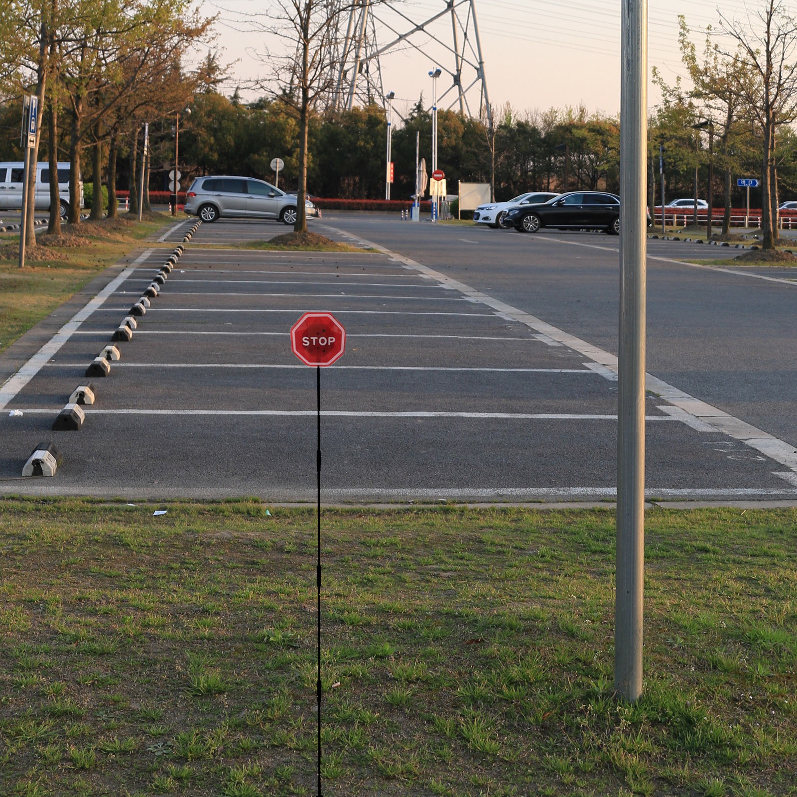 IN STOCK Bright Red White Stop Sign Eye-Catching Visible Car Stop Warner Load-Bearing Traffic Stop Set Fadeless People Car Warning Sign Rust-Proof Car Stop Reflector for Street Road Parking