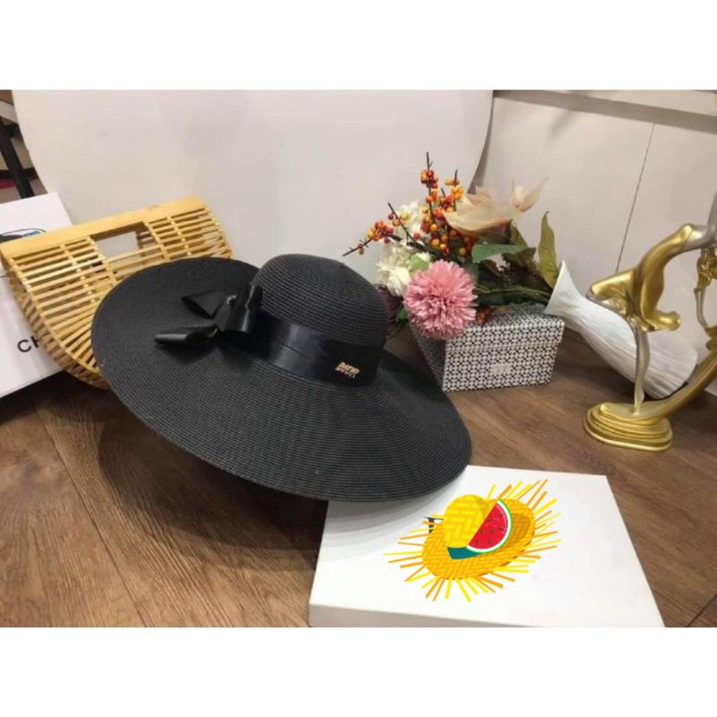 Mũ cói đi biển vành rộng dây nơ vintage gắn chữ sang chảnh