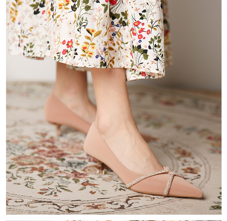 Giày cao gót đính đá chất satin phong cách Hàn Quốc dễ thương