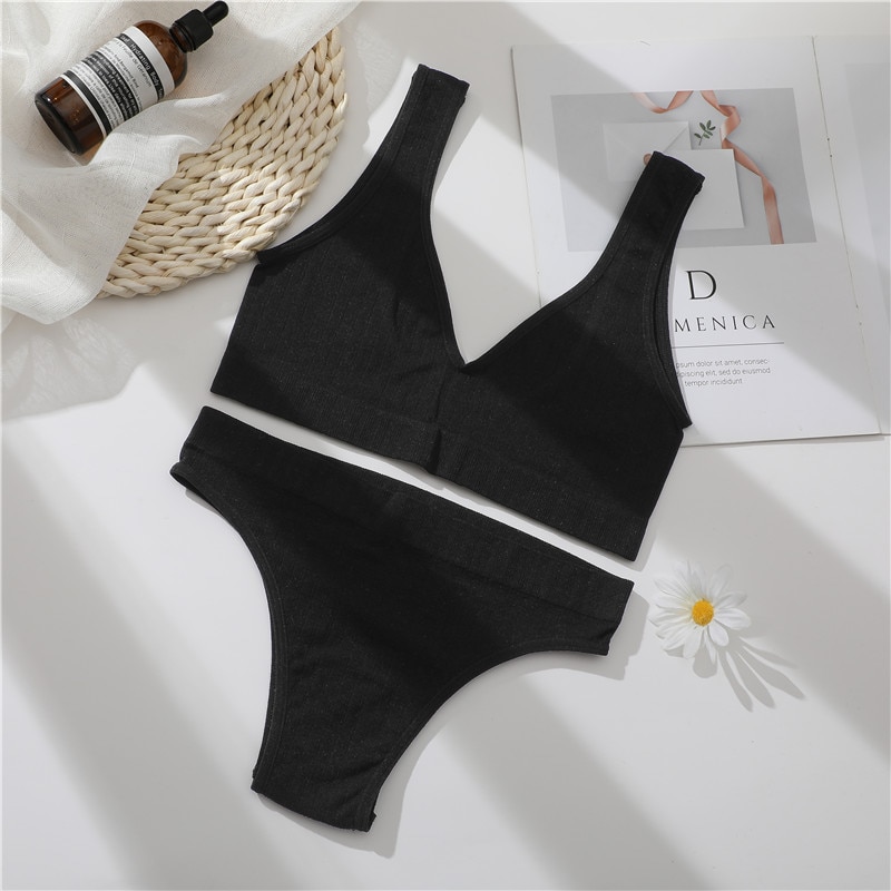 Set đồ lót CUTEBYTE áo ngực không đường may và quần lót lọt khe quyến rũ dành cho nữ