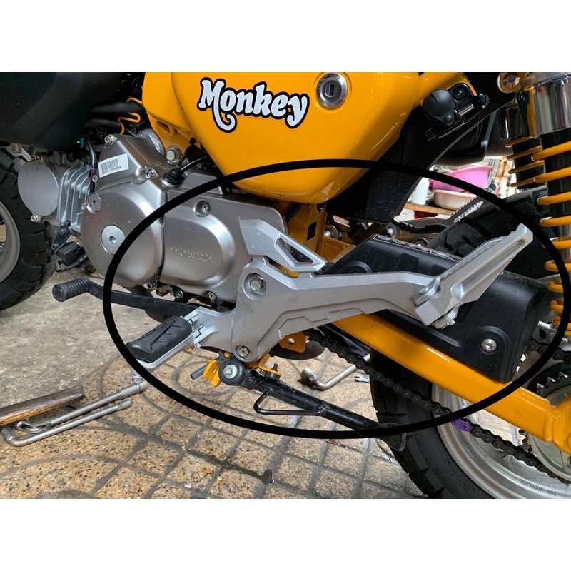 Gác chân nhôm trước sau gắn honda monkey 125 mẫu msx sf 125 2020