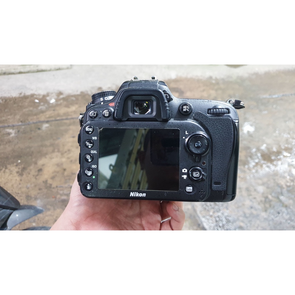 Máy ảnh Nikon D7100 + lens Nikon 18-140mm - 24mp - Quay FUll HD -  Mới 90%