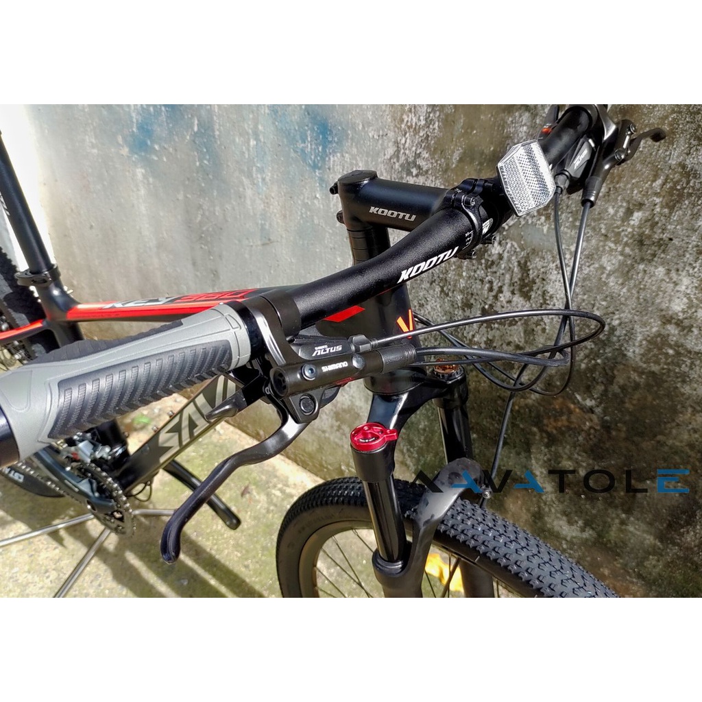 Xe đạp địa hình 2022 Sava Key 380, Khung hợp kim nhôm ALU6061, Bộ chuyển số Shimano Altus 27speed, màu đỏ đen