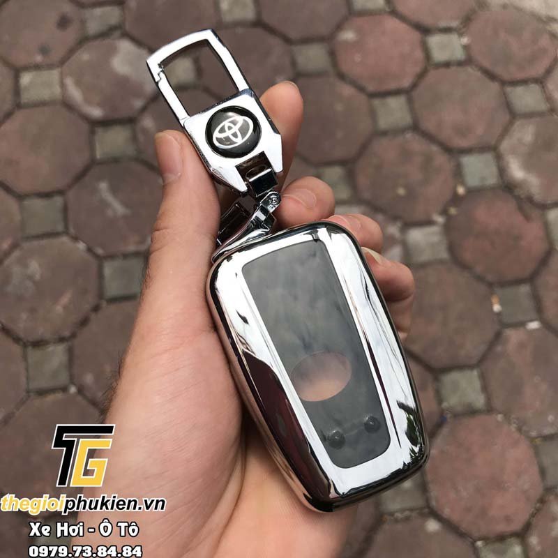 Ốp, bọc chìa khóa Toyota Corolla Cross, Toyota Camry 2019-2021 silicon bảo vệ chìa khóa xe kèm móc đeo INOX