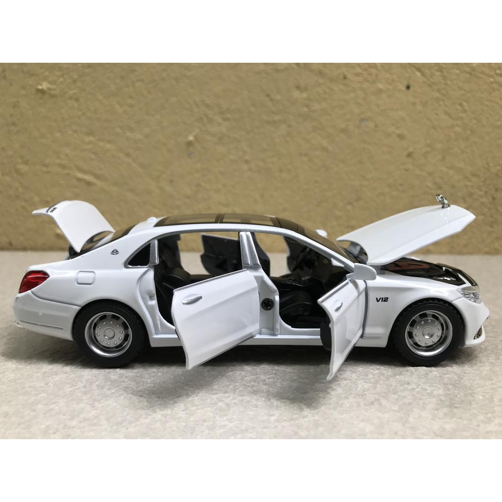 Mô hình xe ô tô Mercedes-MayBach S650 2022 1:32