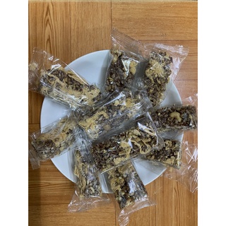 Bánh gạo lứt chà bông