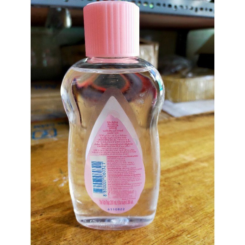 Dầu massage và dưỡng ẩm Johnson Baby Oil 200ml