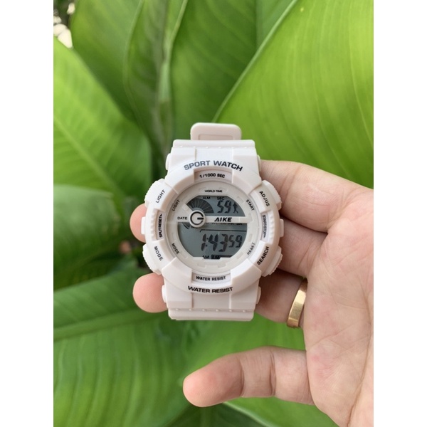 Đồng hồ bé Sport chống nước tốt