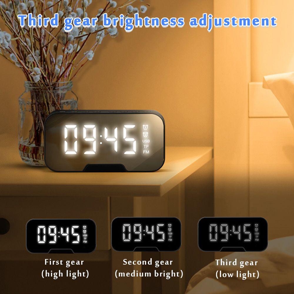 Đồng Hồ LED Kỹ Thuật Số Để Bàn Có Chức Năng Đánh Thức / Hẹn Giờ / Đài FM Màn Hình Hiển