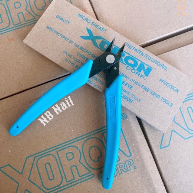 Kềm phá đá nail