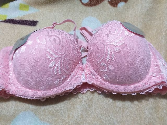 NGỰC REN CÀI TRƯỚC MÚT MỎNG