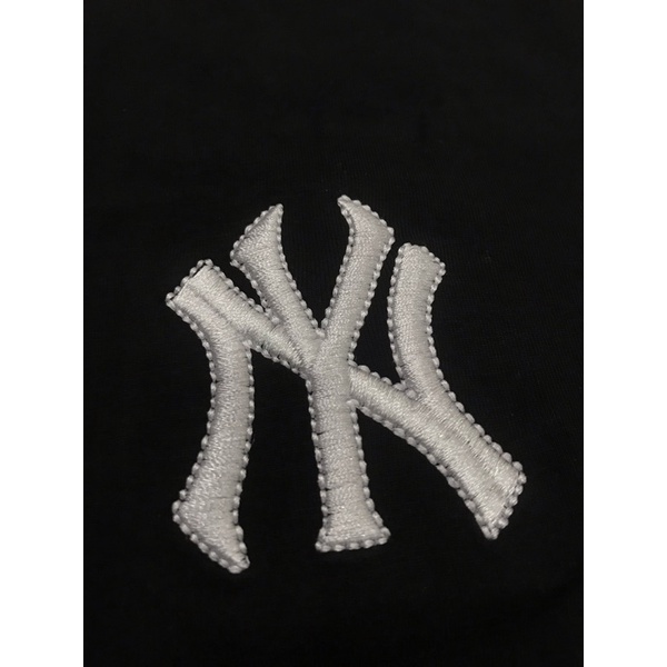 Áo Thun In Logo Màu Tím/Xanh/Trắng/Đen/Hồng