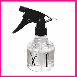 Bình xịt nước để cắt tóc