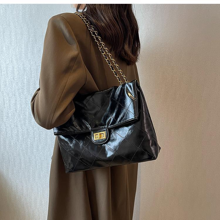 Túi Xách Đeo Vai Hình Vuông Cỡ Nhỏ Phối Dây Đeo Sợi Xích Thời Trang 2022 Mới Mẻ Cho Nữ