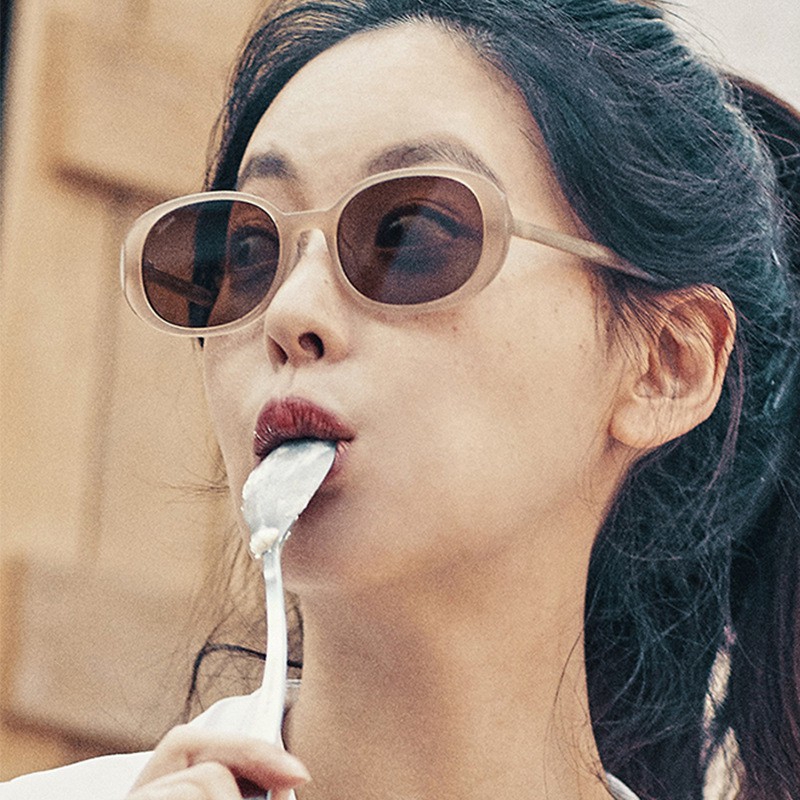 Kính râm gọng hình oval kiểu cổ điển thanh lịch dành cho nữ