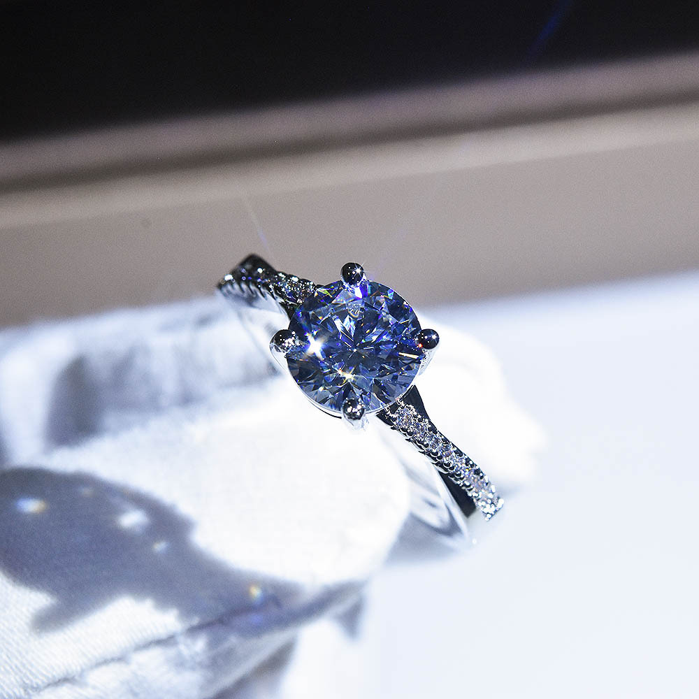 Nhẫn hở đính đá sáng tạo pt950