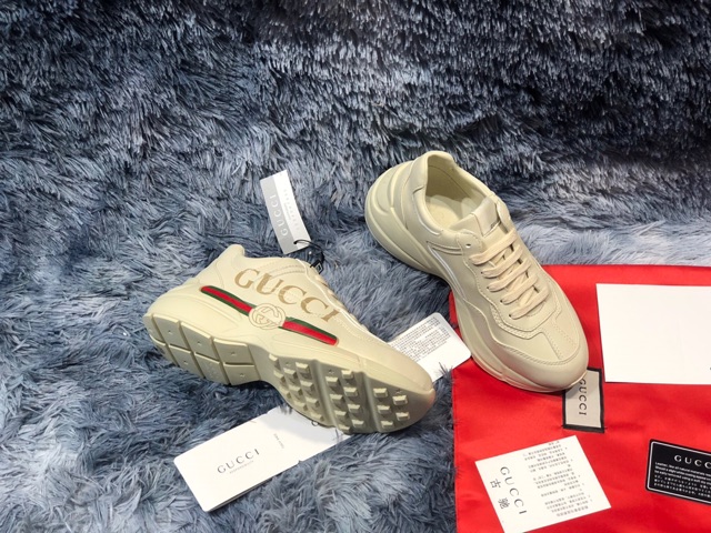 GIÀY CHUNKY SNEAKER MÀU TRẮNG DỄ PHỐI ĐỒ