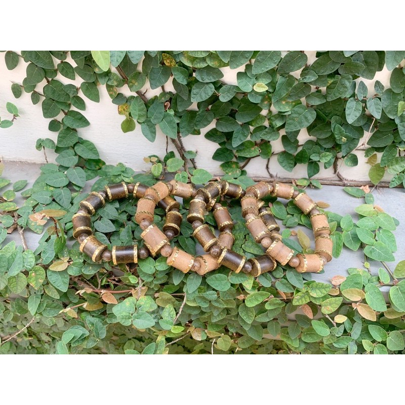 Vòng tay trầm hương thiên nhiên trúc 10-12li nam nữ bọc vàng 2 đầu kèm bi vàng sang trọng