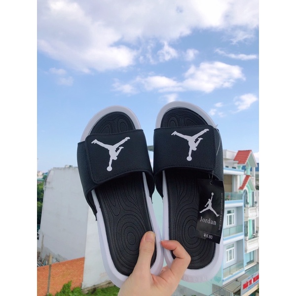Dép Jordan quai ngang bóng rổ ( tặng hộp bảo vệ )
