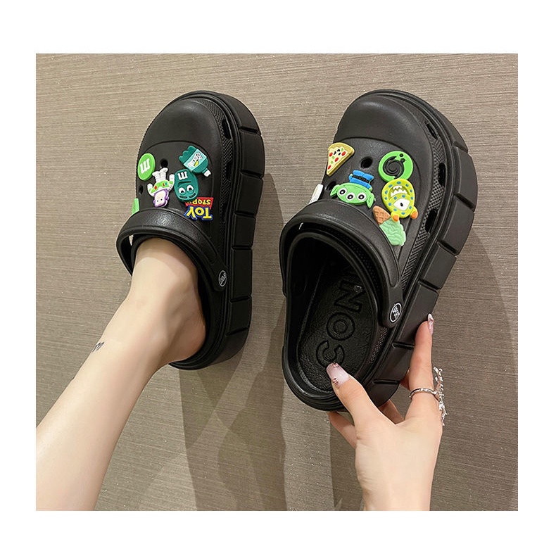 Giày Sandal Đục Lỗ Đế Dày Tăng Chiều Cao In Họa Tiết Hoạt Hình Buzz Lightyear Dễ Thương Cho Nữ
