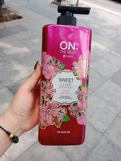 SỮA TẮM ON THE BODY HÀN 900ML