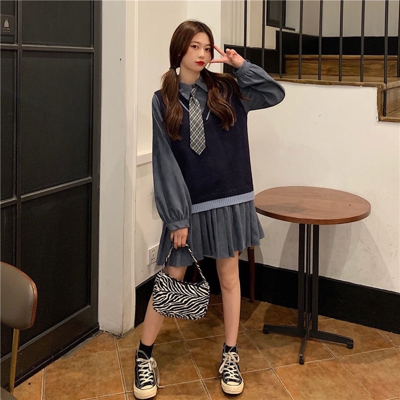 Có Sẵn -Sét váy+gile+cà vạt -kẻ dáng hàn quốc -ulzzang -  chất  tăm gile len hàng quảng châu loại 1 dáng xoè xếp ly | BigBuy360 - bigbuy360.vn