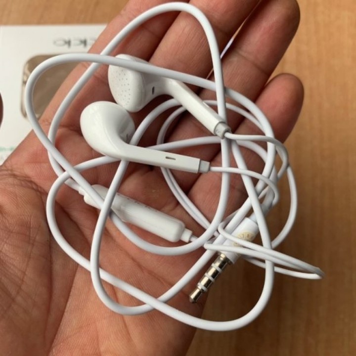 Tai nghe Oppo chính hãng R19 chân tròn  3.5mm có micro đàm thoại, nghe hay