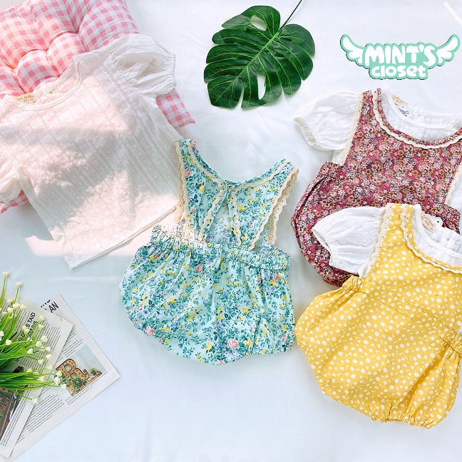 Set body bé gái yếm phối ren hoạ tiết hoa nhí cho sơ sinh 1 2 tuổi tuổi MINTSCLOSET Mint's Closet - YE5028