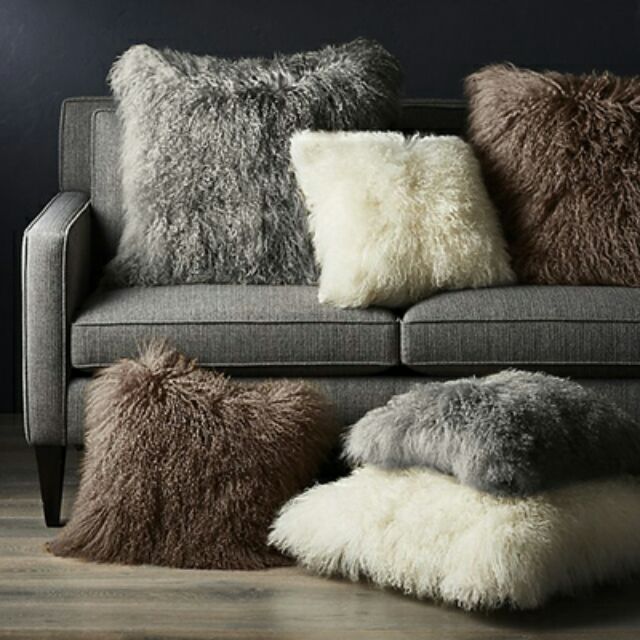 Gối lông cừu sofa