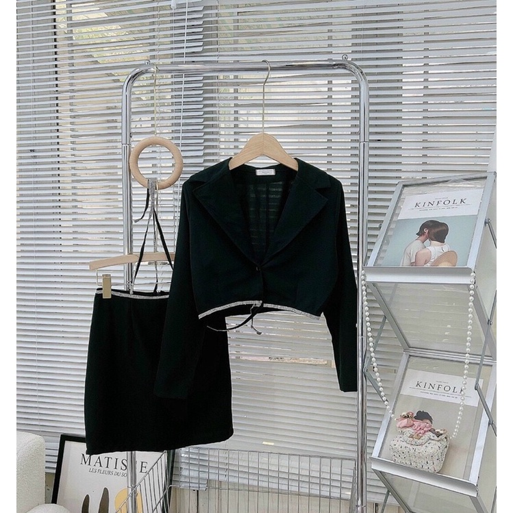 ĐẦM VEST CROPTOP KHOÉT DÂY EO