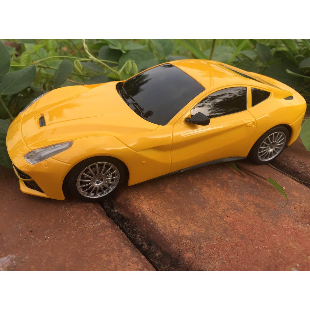 Siêu xe Ngựa hoang Ferrari - Xe điều khiển pin sạc có đèn cực bền