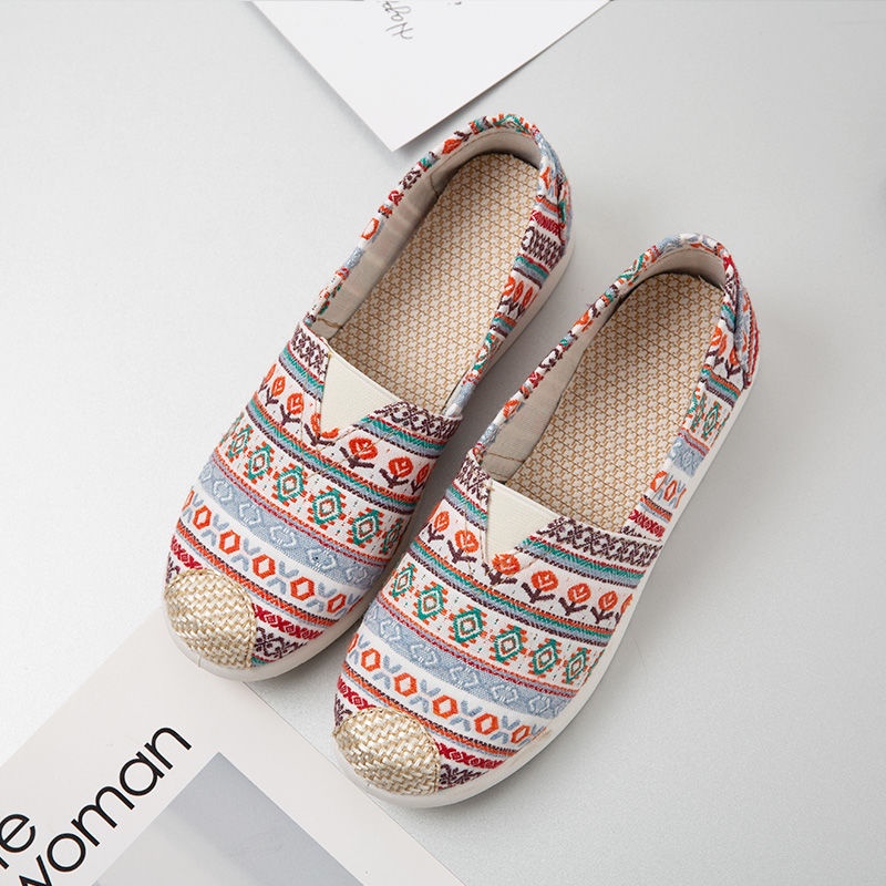 Giày Vải Canvas Đế Mềm Thoáng Khí Thiết Kế Đơn Giản Trẻ Trung