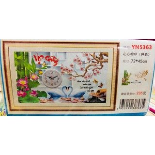 Tranh đính đá đồng hồ vợ chồng yn5363 72x45