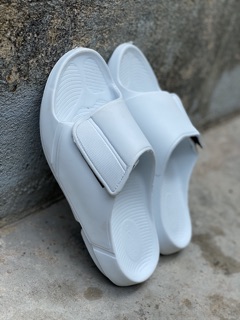 Oofos xuất Châu Âu,Mỹ