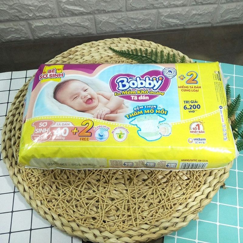 Tã dán Bobby Xs 42 miếng cho bé sơ sinh dưới 5kg