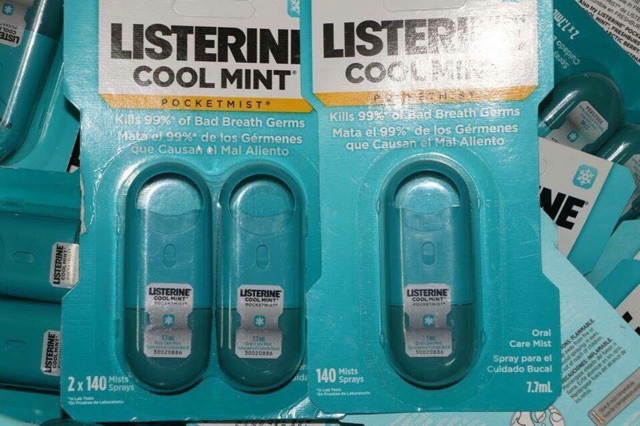 Set 2 xịt Listerine Cool Mint Pocket Mist 7.7ml thơm miệng, diệt khuẩn