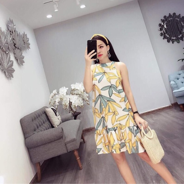 Váy cổ yếm chân bèo