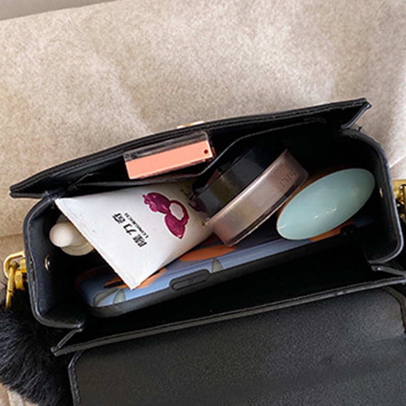 Túi đeo chéo IELGY phủ lông phối dây xích thời trang thoải mái sành điệu cho nữ