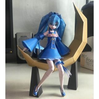 Mô hình giấy anime girl Moon Miku