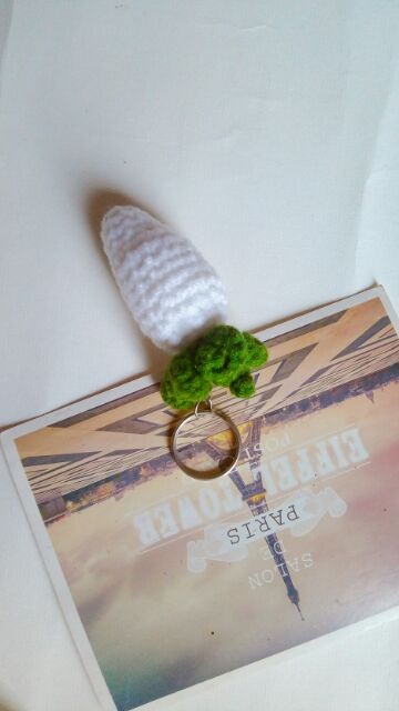 Móc khóa len rau củ